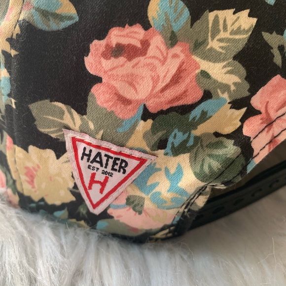 Vintage Hater Black & Floral SnapBack - Picture 4 of 5